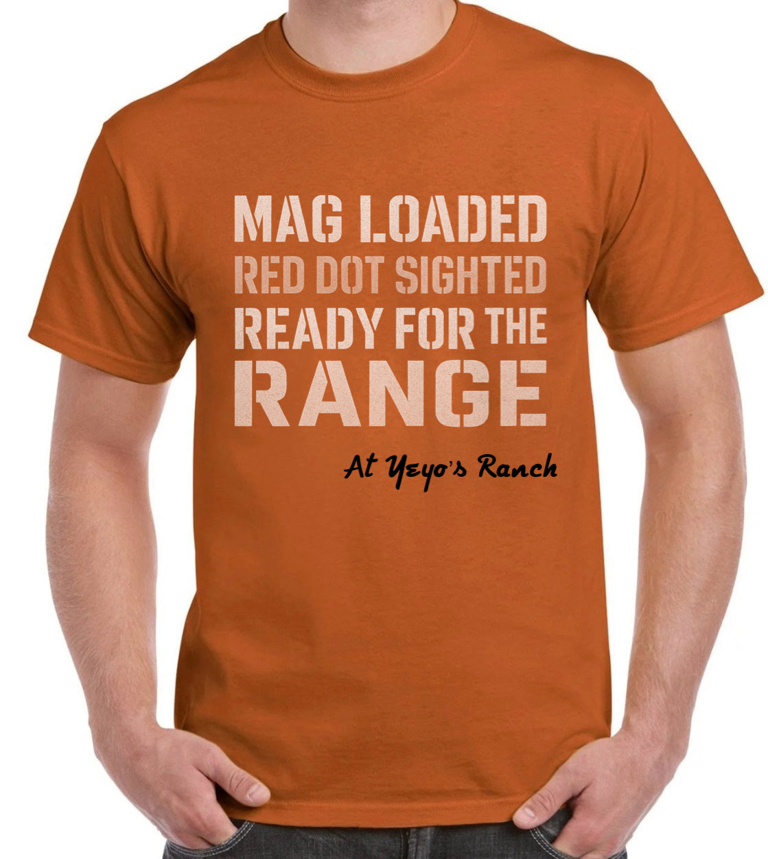 Mag loaded, red dot sighted, ¡y listo para el range en Yeyos Ranch!